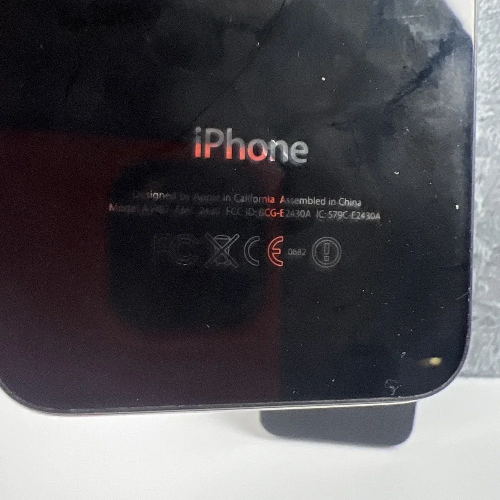 Lot of 2 Smart Phones‎ - 2 iPhone 4S - UNTESTED or For Parts